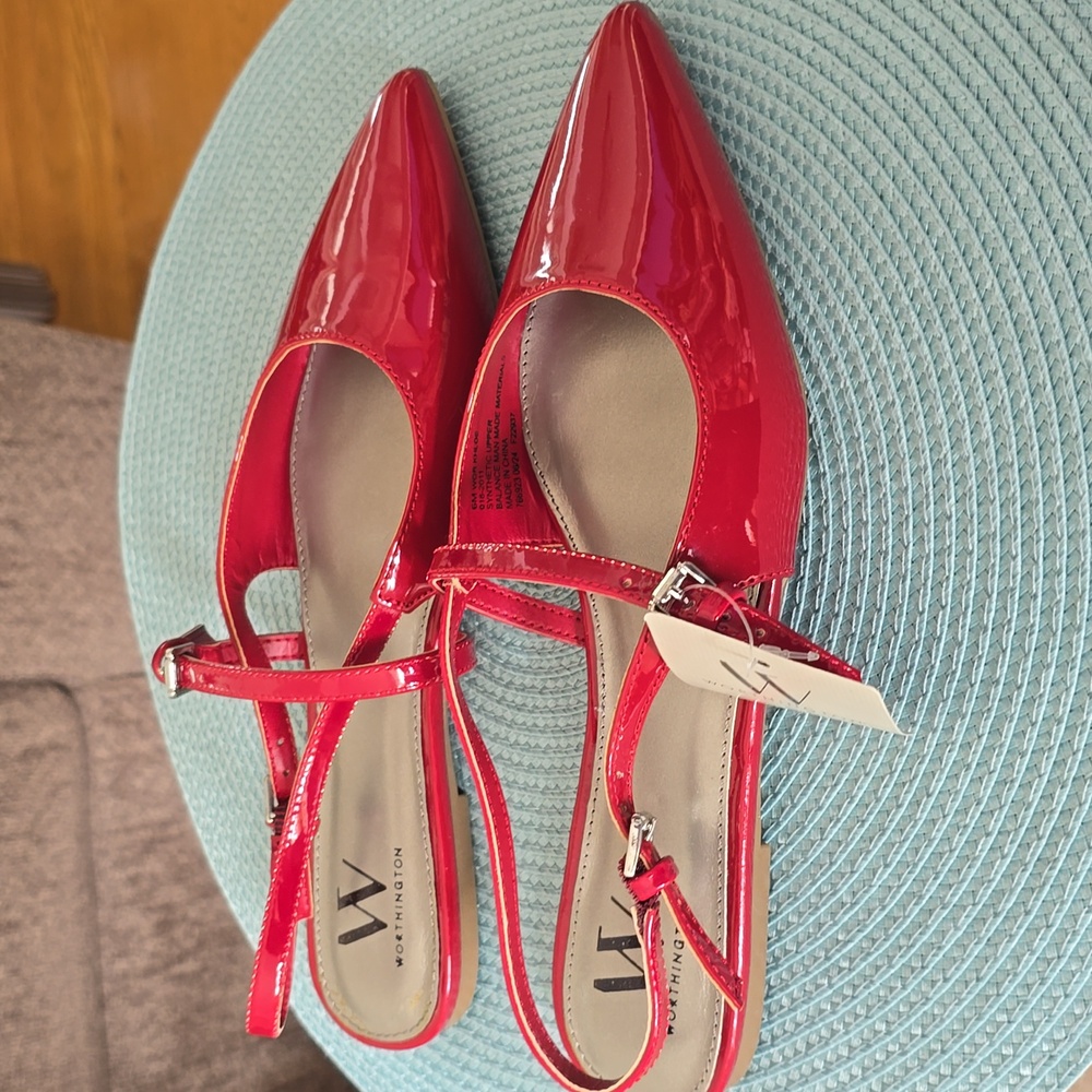WORTHINGTON BRAND WOMEN'S SHINY RED FLAT DRESS SHOES SIZE 7